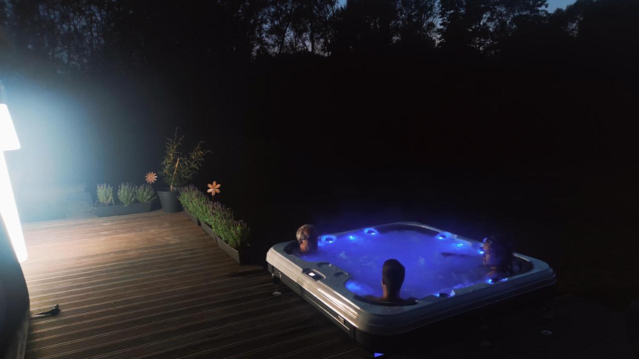 Villa Adurbuy Avec Jacuzzi Εξωτερικό φωτογραφία